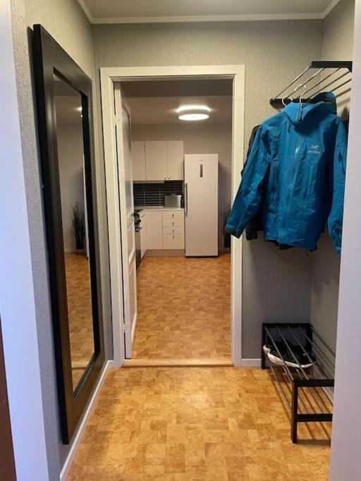 Leilighet I Rolig Gate Med Utsikt Og Gratis Parkering ทรอมโซ ภายนอก รูปภาพ